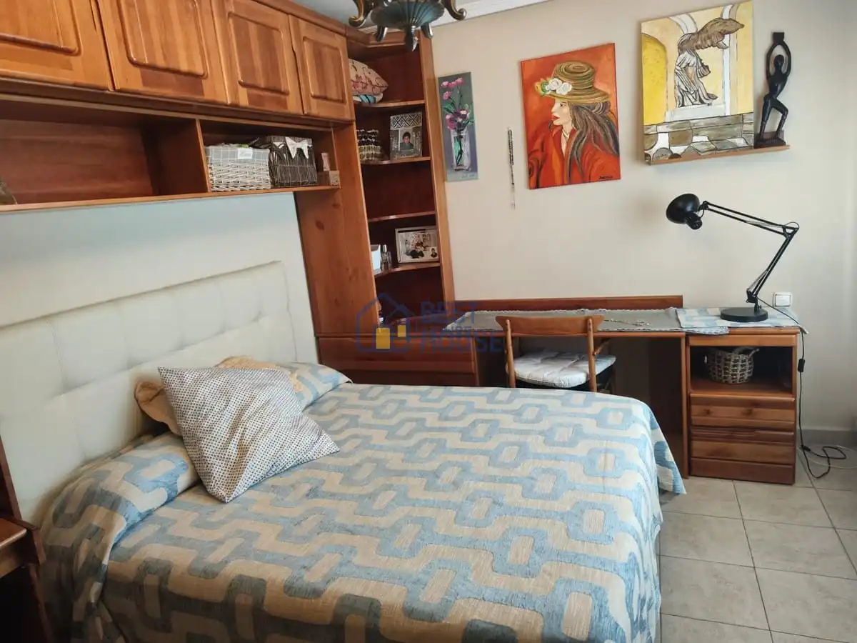 Dormitori de Casa o xalet en venda en San Andrés del Rabanedo amb Calefacció, Jardí privat i Parquet
