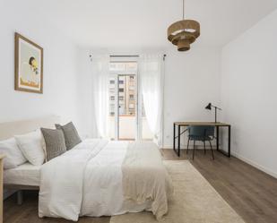 Bedroom of Apartment to share in  Barcelona Capital  with Oven, Washing machine and Microwave