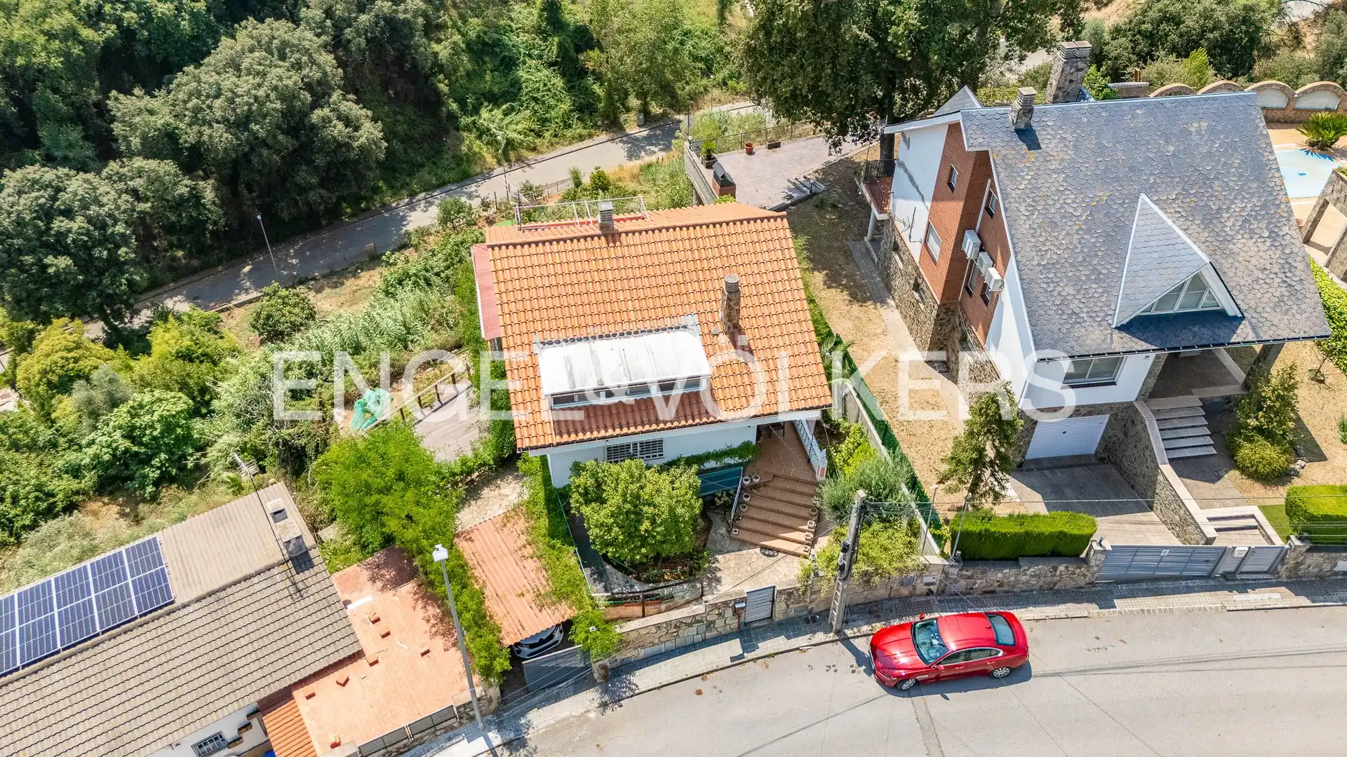 Vista exterior de Casa o xalet en venda en Castellar del Vallès amb Aire condicionat, Calefacció i Terrassa