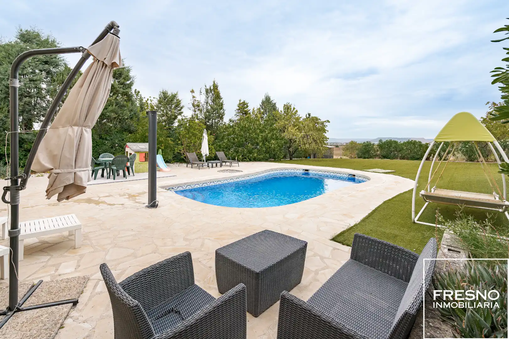 Piscina de Casa o xalet en venda en Paracuellos de Jarama amb Aire condicionat, Calefacció i Jardí privat