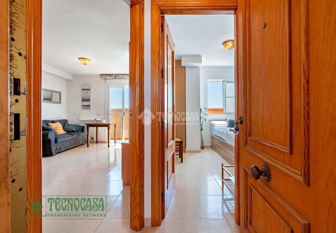 Piso en venta en Roquetas de Mar con Calefacción y Terraza