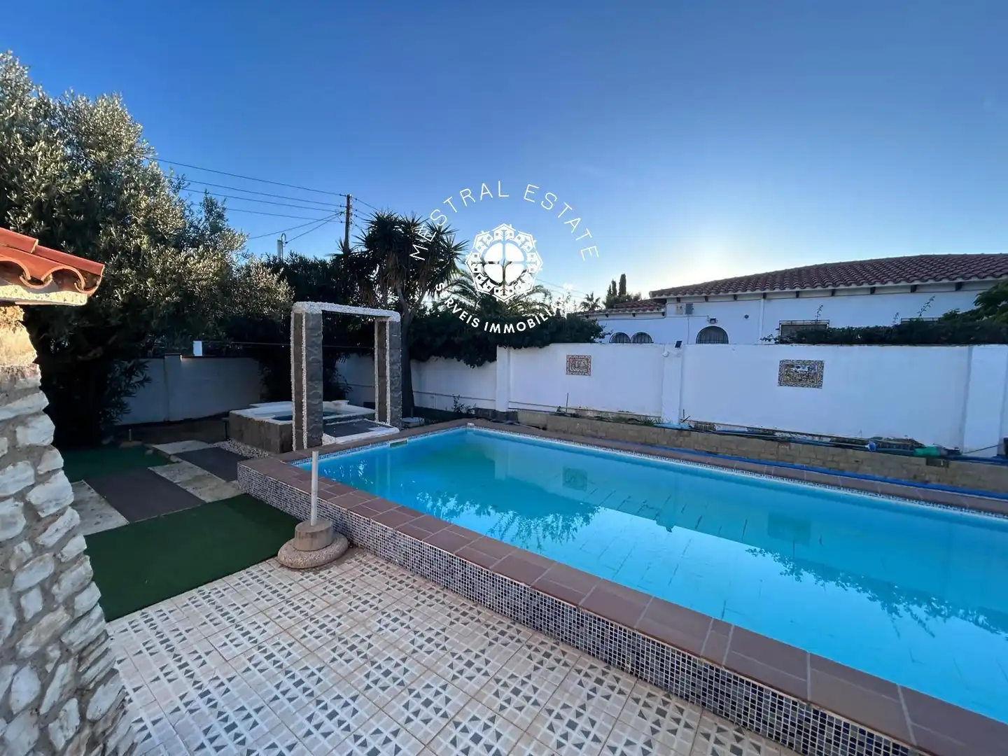 Vista exterior de Casa o xalet en venda en Mont-roig del Camp amb Aire condicionat, Calefacció i Terrassa