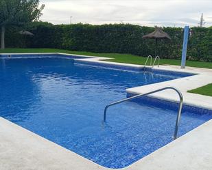 Piscina de Casa adosada en venda en La Pobla de Vallbona amb Piscina