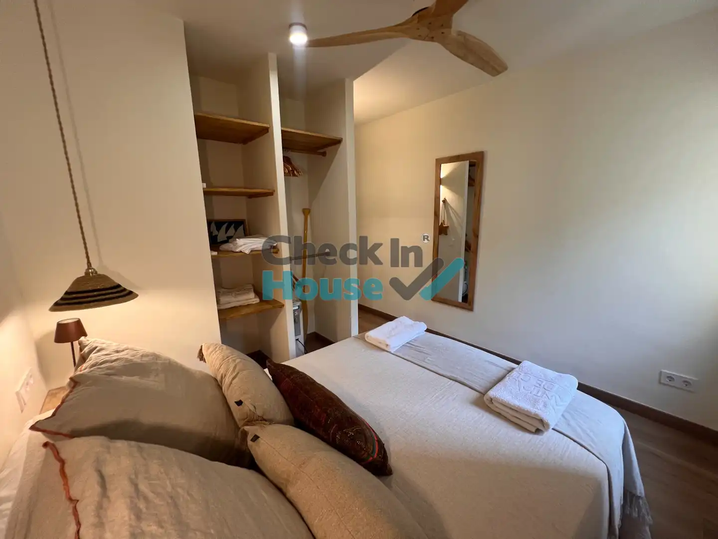 Dormitori de Apartament de lloguer en Sant Feliu de Guíxols amb Moblat, Forn i Rentadora