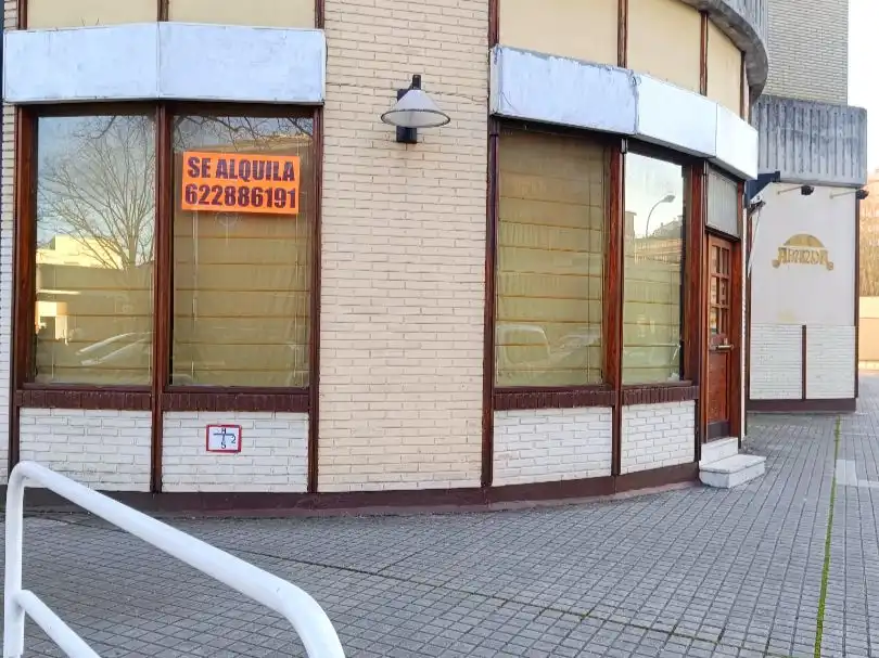 Local de alquiler en  Pamplona / Iruña