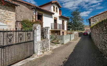 Vista exterior de Casa o xalet en venda en Reocín amb Terrassa i Balcó