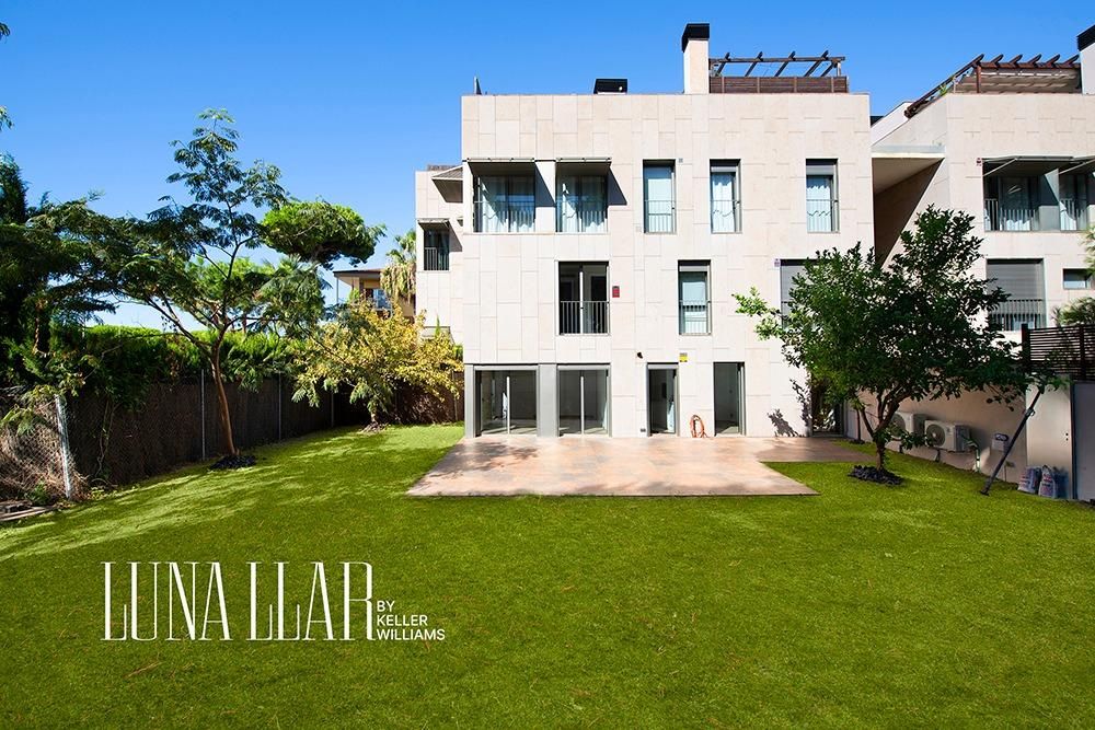 Jardí de Planta baixa en venda en Gavà amb Aire condicionat, Calefacció i Jardí privat