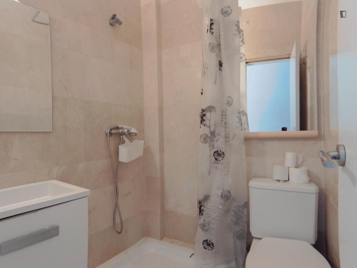 Study to rent in Puerta del Ángel