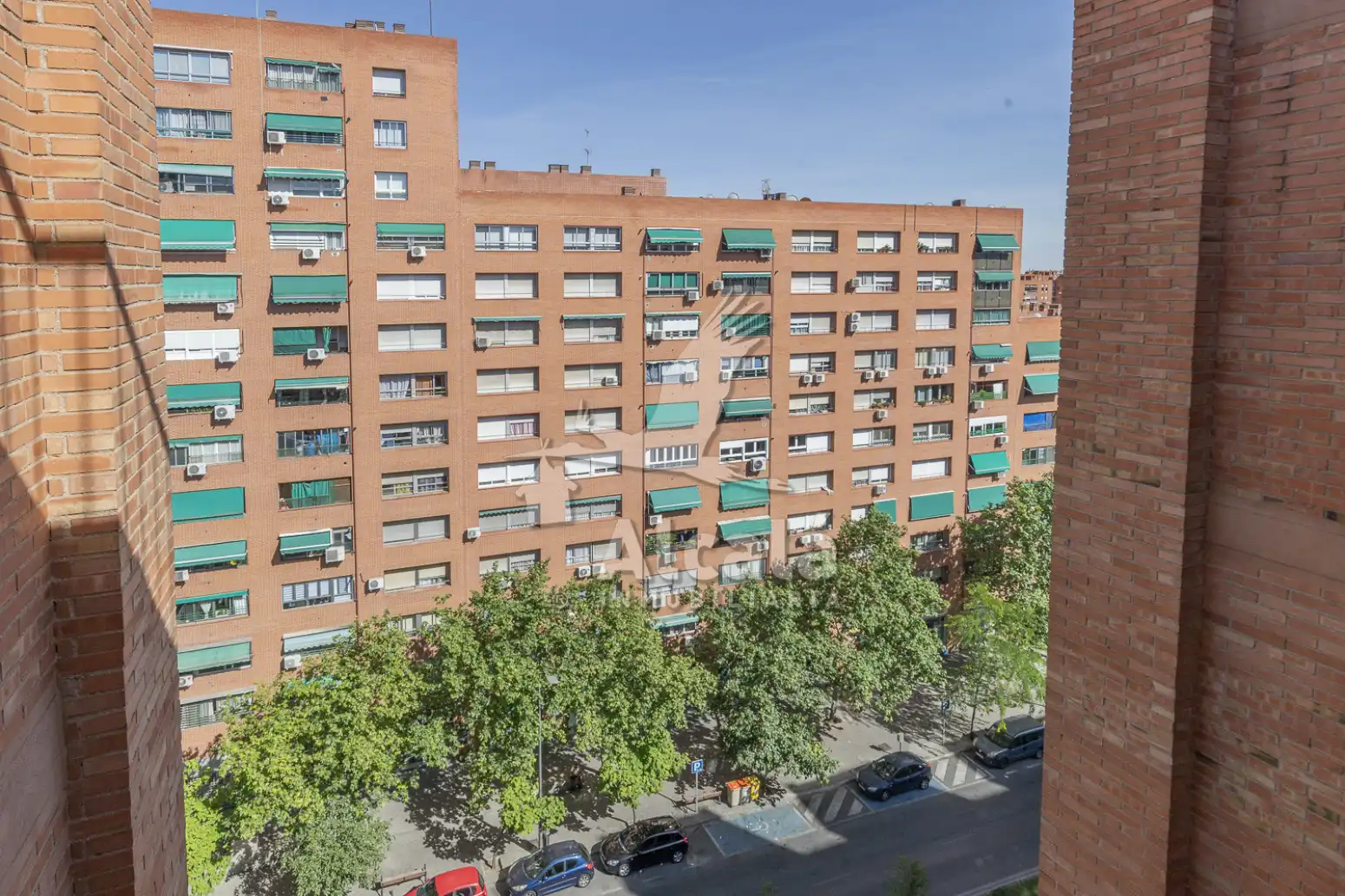 Vista exterior de Piso en venta en Madrid con Calefacción y Terraza
