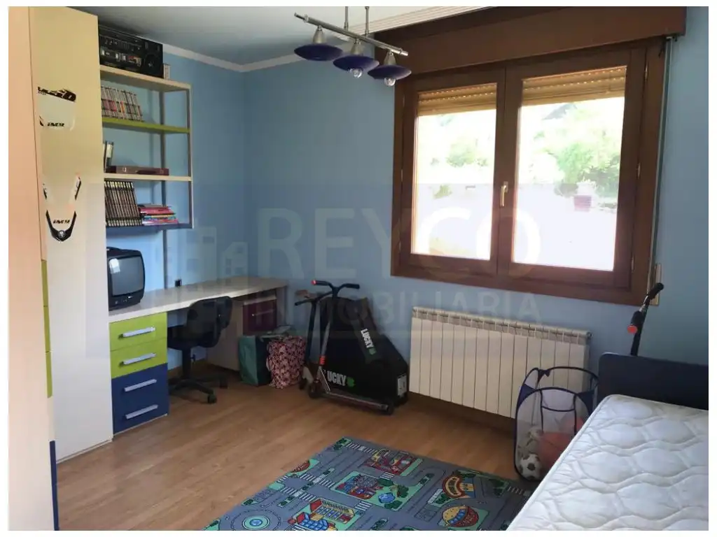 Dormitori de Casa o xalet en venda en Ledesma de la Cogolla amb Balcó