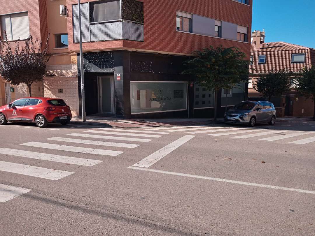 Vista exterior de Local de lloguer en Alfaro amb Aire condicionat