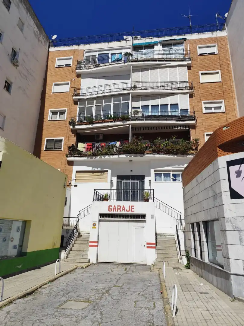 Appartamento con terrazza in vendita a Avenida Adolfo Díaz Ambrona 23