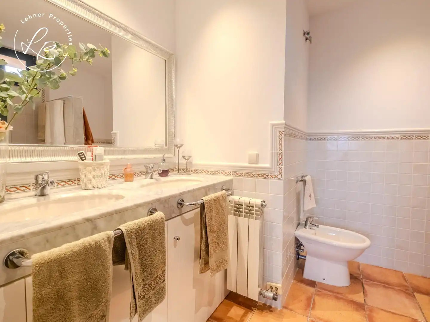 Baño de Casa adosada en venta en Navata con Calefacción, Jardín privado y Piscina