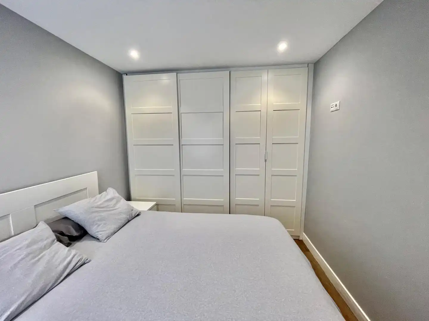 Bedroom of Flat for sale in Santurtzi   with Heating and Furnished