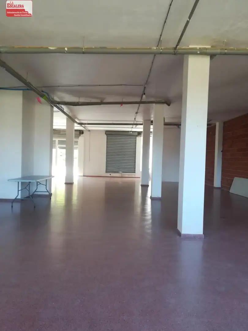 Locale commerciale in affitto a Onil, imagen 3