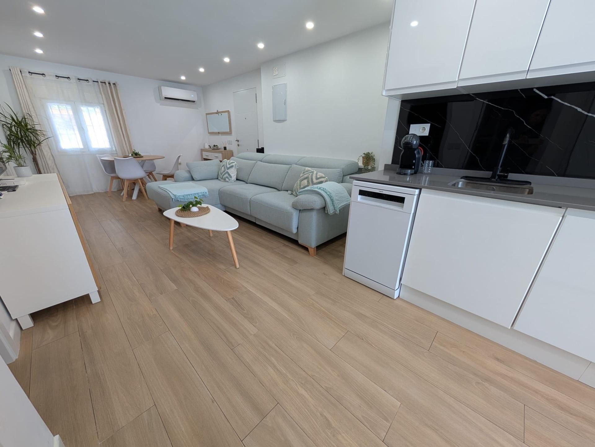 Living room of Flat for sale in  Sevilla Capital  with Terrace