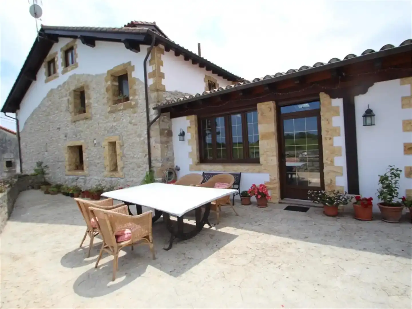 Terrassa de Casa o xalet en venda en Valdáliga amb Balcó