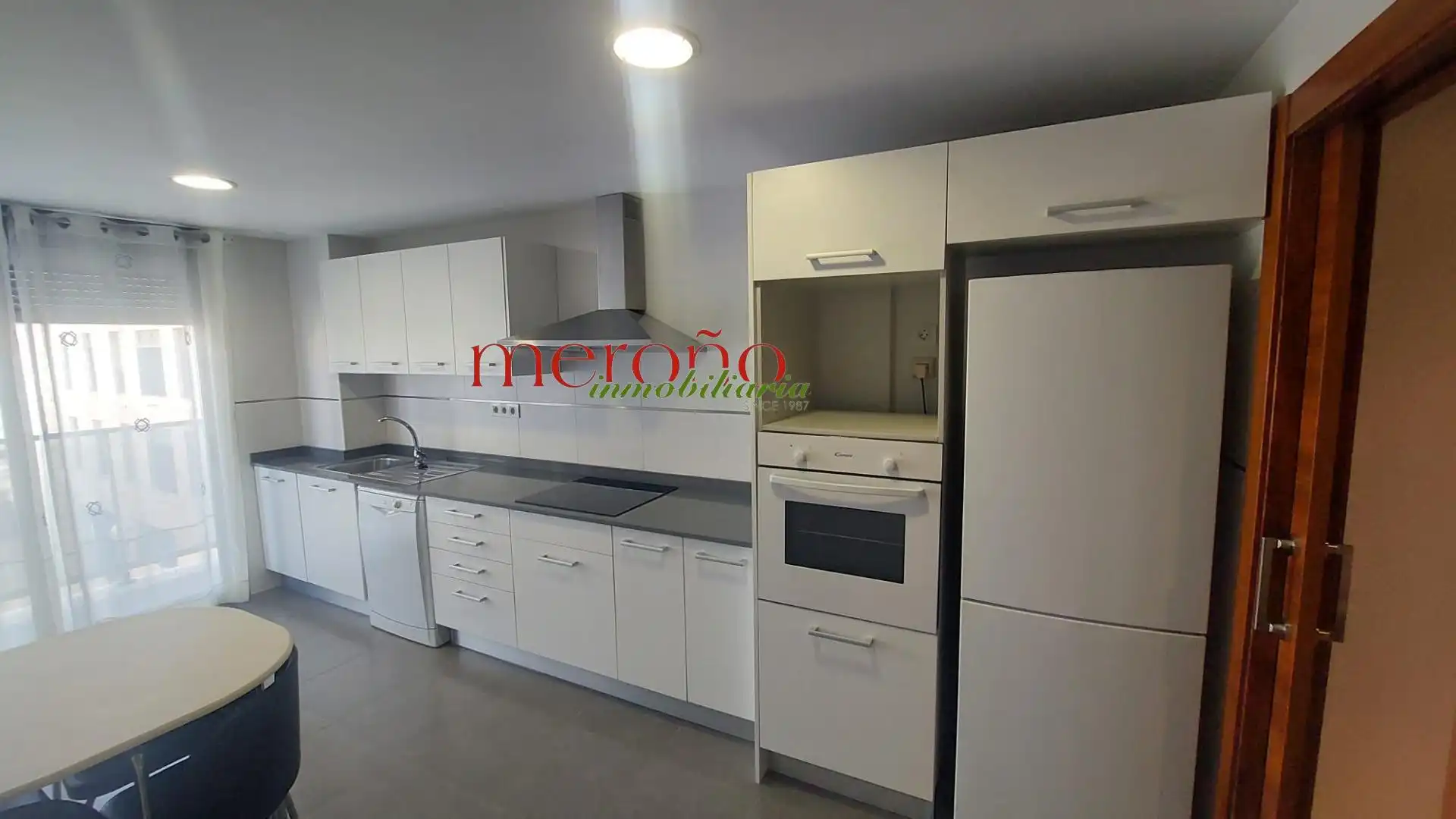 Cocina de Piso de alquiler en Elche / Elx con Terraza y Piscina comunitaria