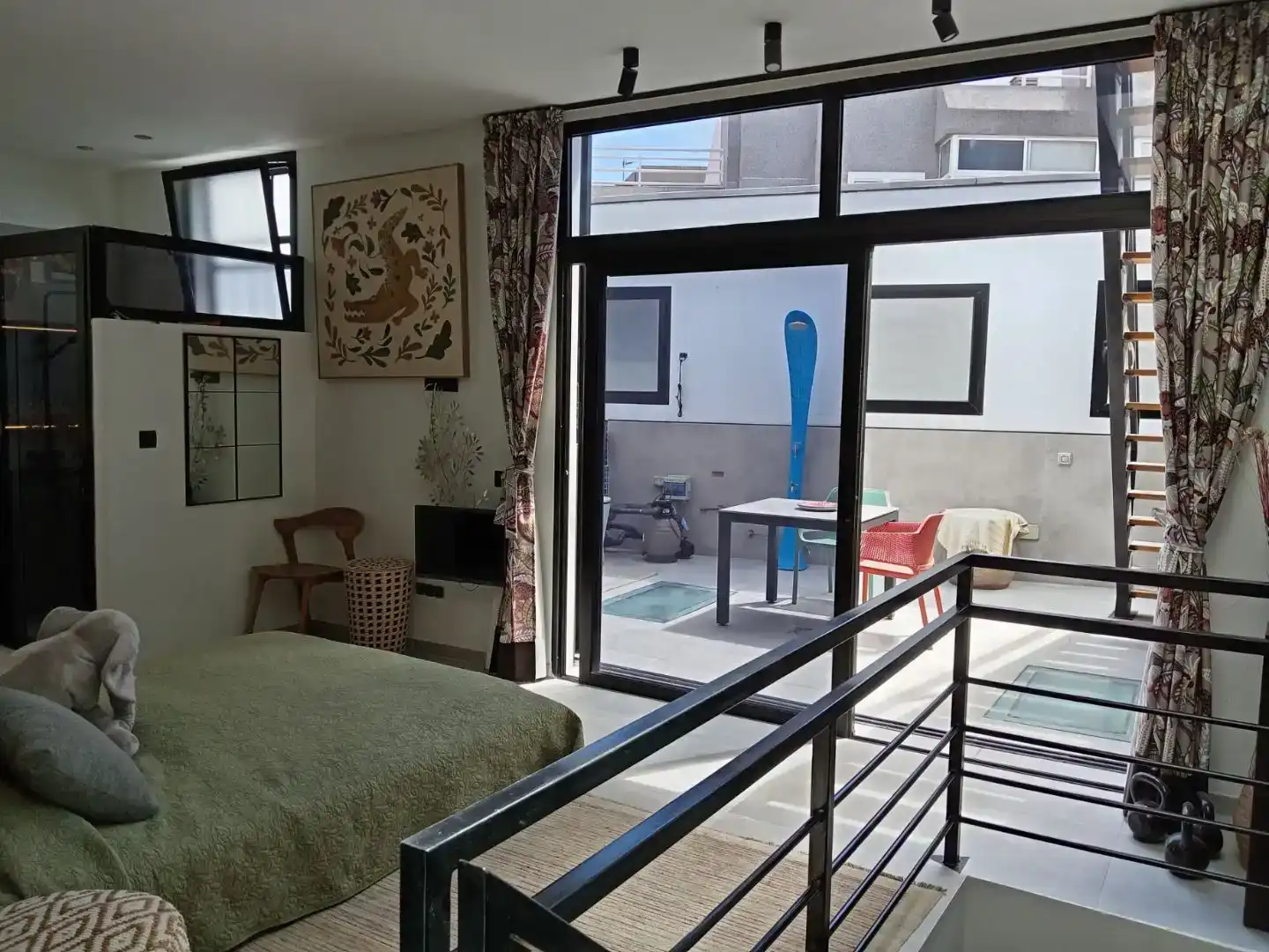 Terrassa de Casa adosada en venda en Las Palmas de Gran Canaria amb Jardí privat, Piscina i Moblat