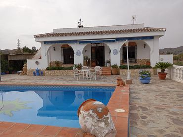 Maison avec piscine à vendre à 18