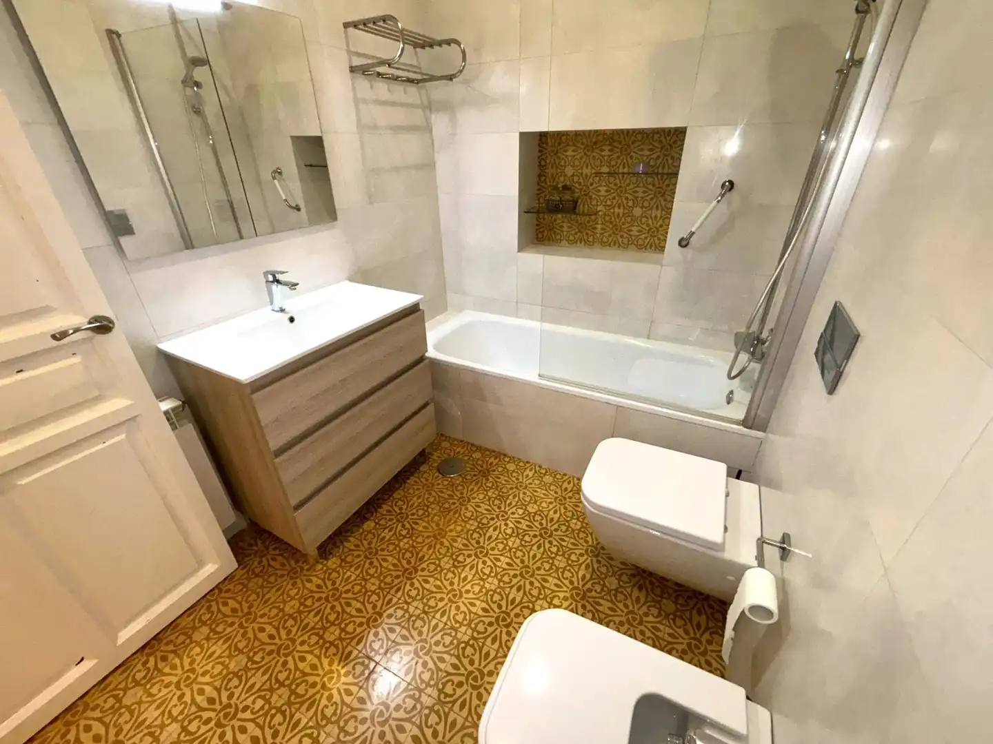 Badezimmer von Wohnung zur Miete in Murcia mit Klimaanlage, Heizung und Möbliert