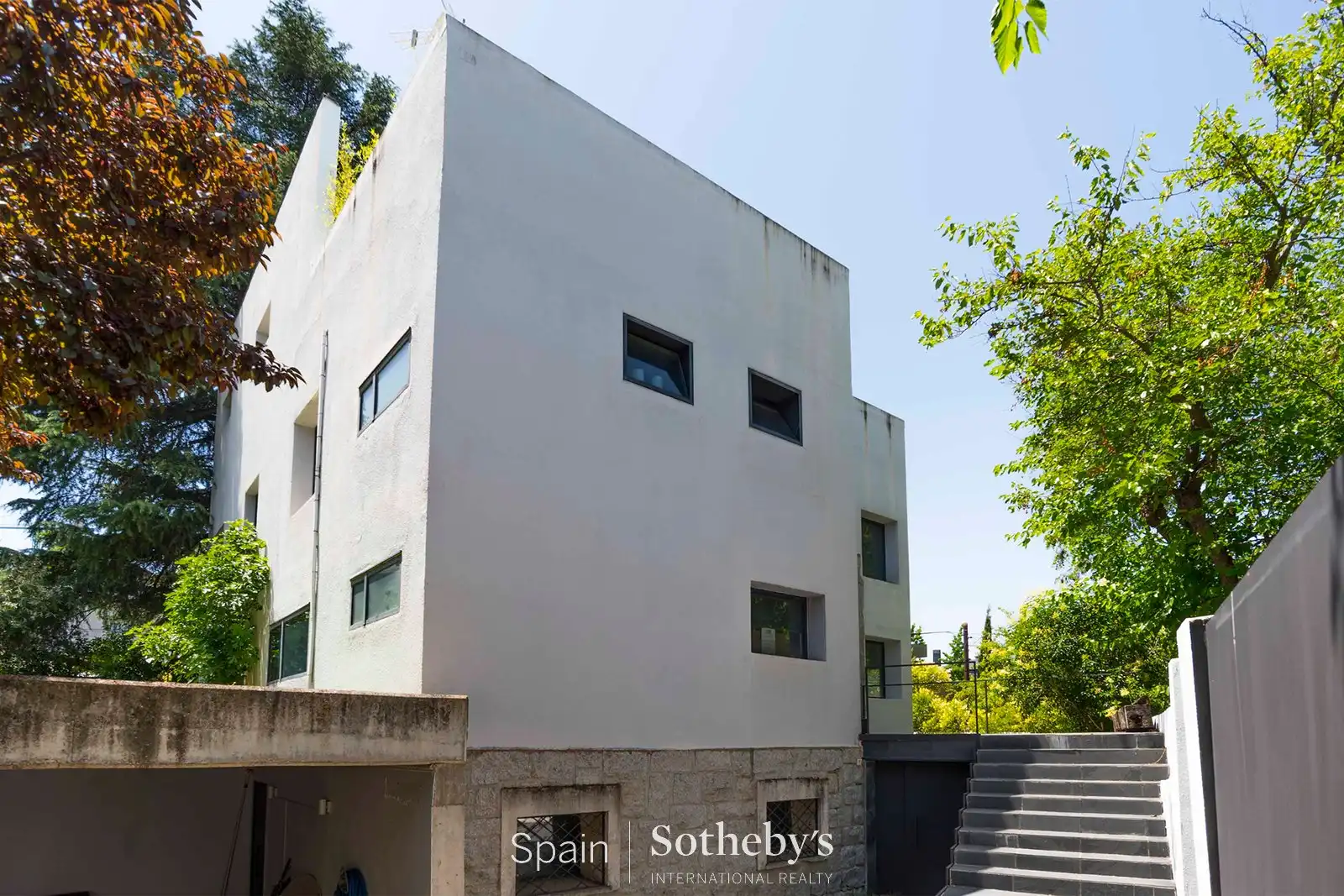 Exterior view of Houses for sale in Madrid  with Air Conditioner, Private garden and Terrace