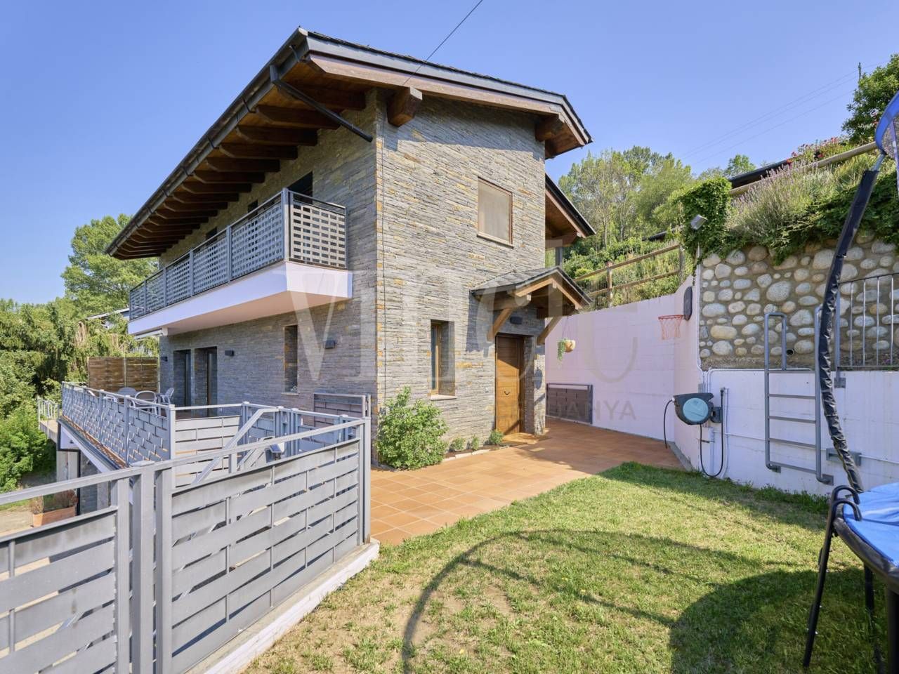 Vista exterior de Casa o chalet en venta en Estavar con Calefacción, Jardín privado y Parquet