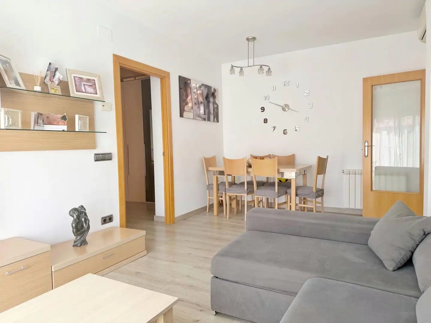 Living room of Flat for sale in Roda de Berà  with Air Conditioner, Heating and Parquet flooring