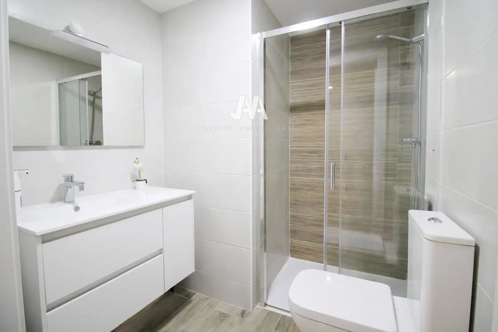 Baño de Piso en venta en Igualada con Aire acondicionado, Calefacción y Terraza