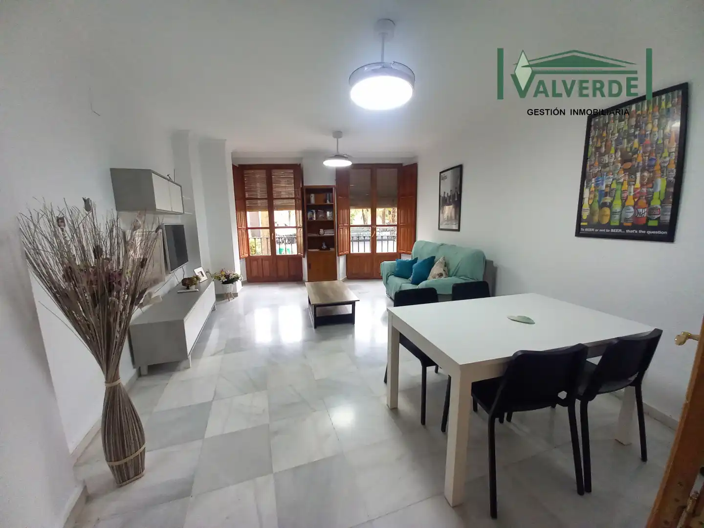 Living room of Flat for rent in Granada  with Air Conditioner, Heating and Furnished