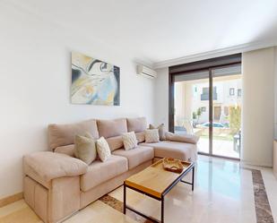 Sala d'estar de Casa adosada en venda en San Javier amb Aire condicionat, Calefacció i Jardí privat