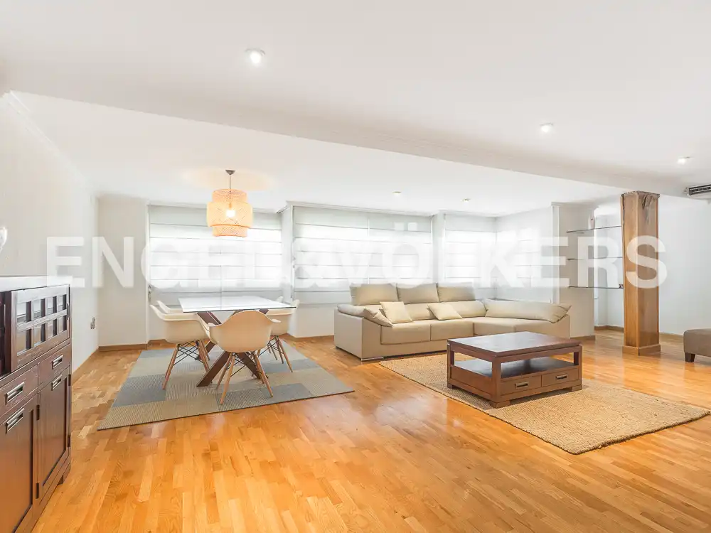 Sala d'estar de Pis de lloguer en Valencia amb Aire condicionat, Calefacció i Parquet