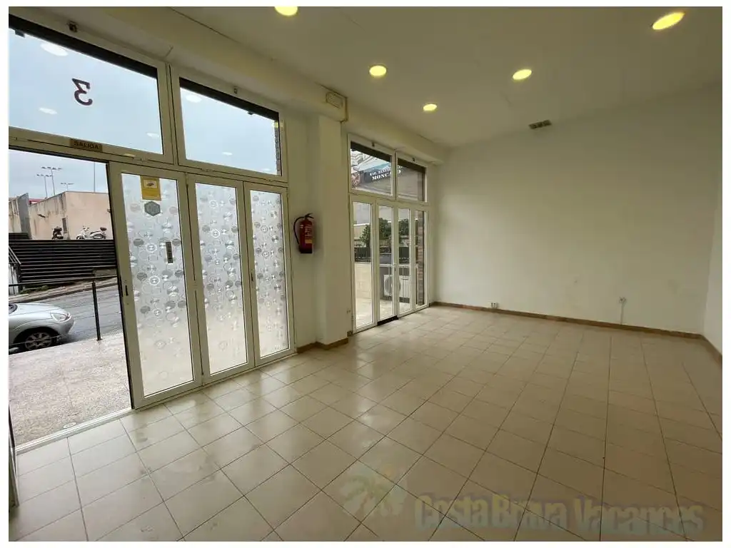 Locale commerciale in vendita a Calle Valenti Almirall, imagen 2