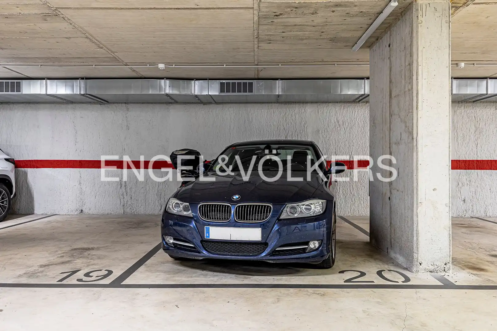 Parking of Flat for sale in Barcelona  with Air Conditioner, Heating and Terrace