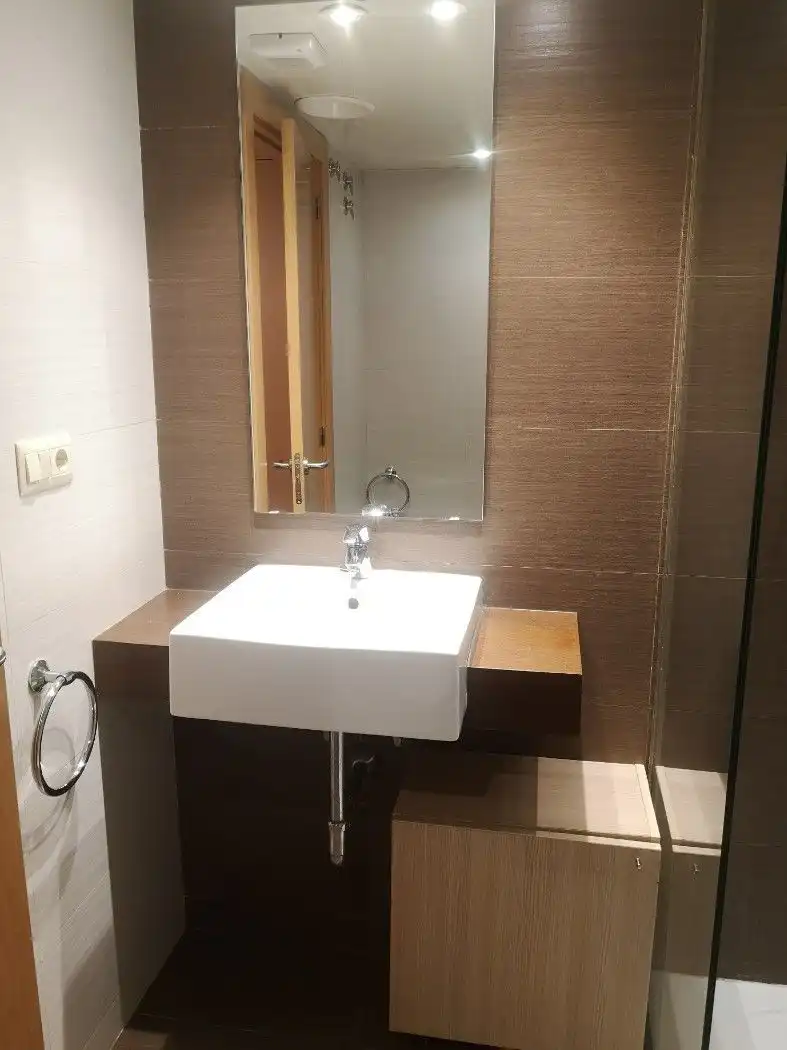 Badezimmer von Erdgeschoss zum Verkauf in Palamós mit Klimaanlage, Heizung und Möbliert