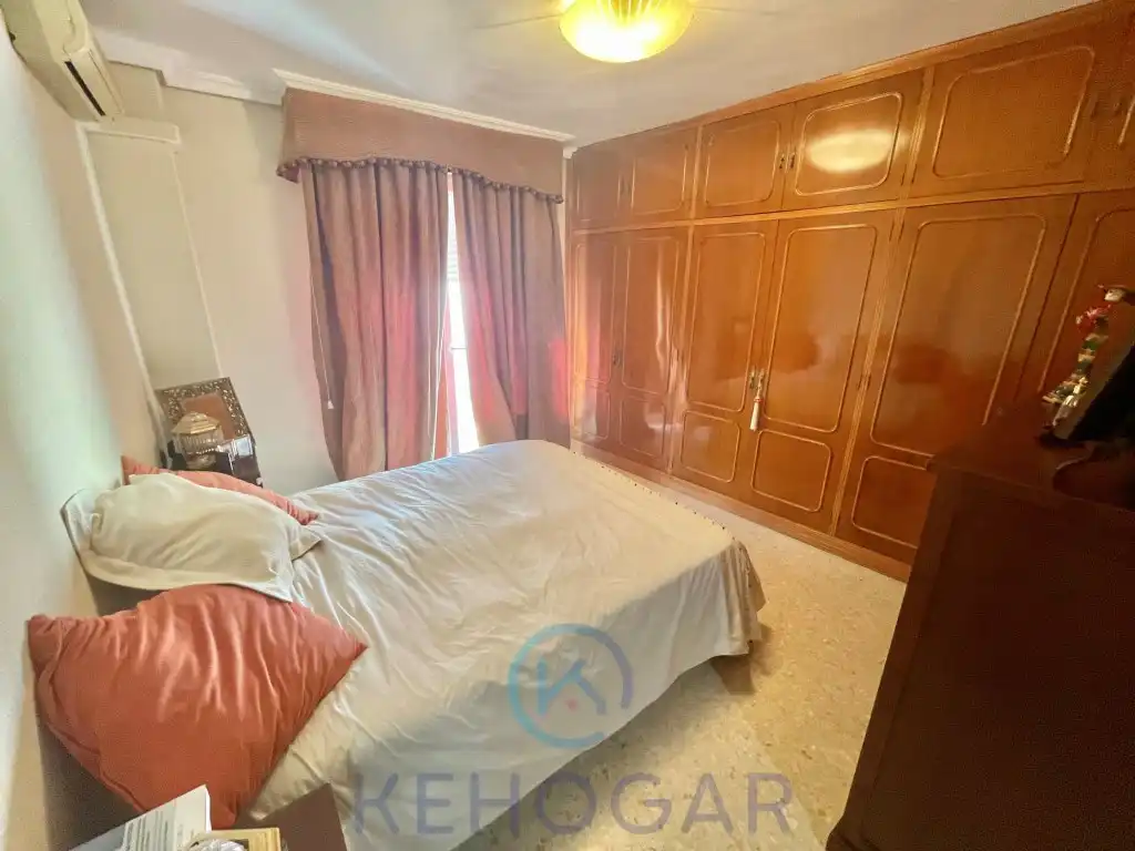 Bedroom of Flat for sale in Dos Hermanas