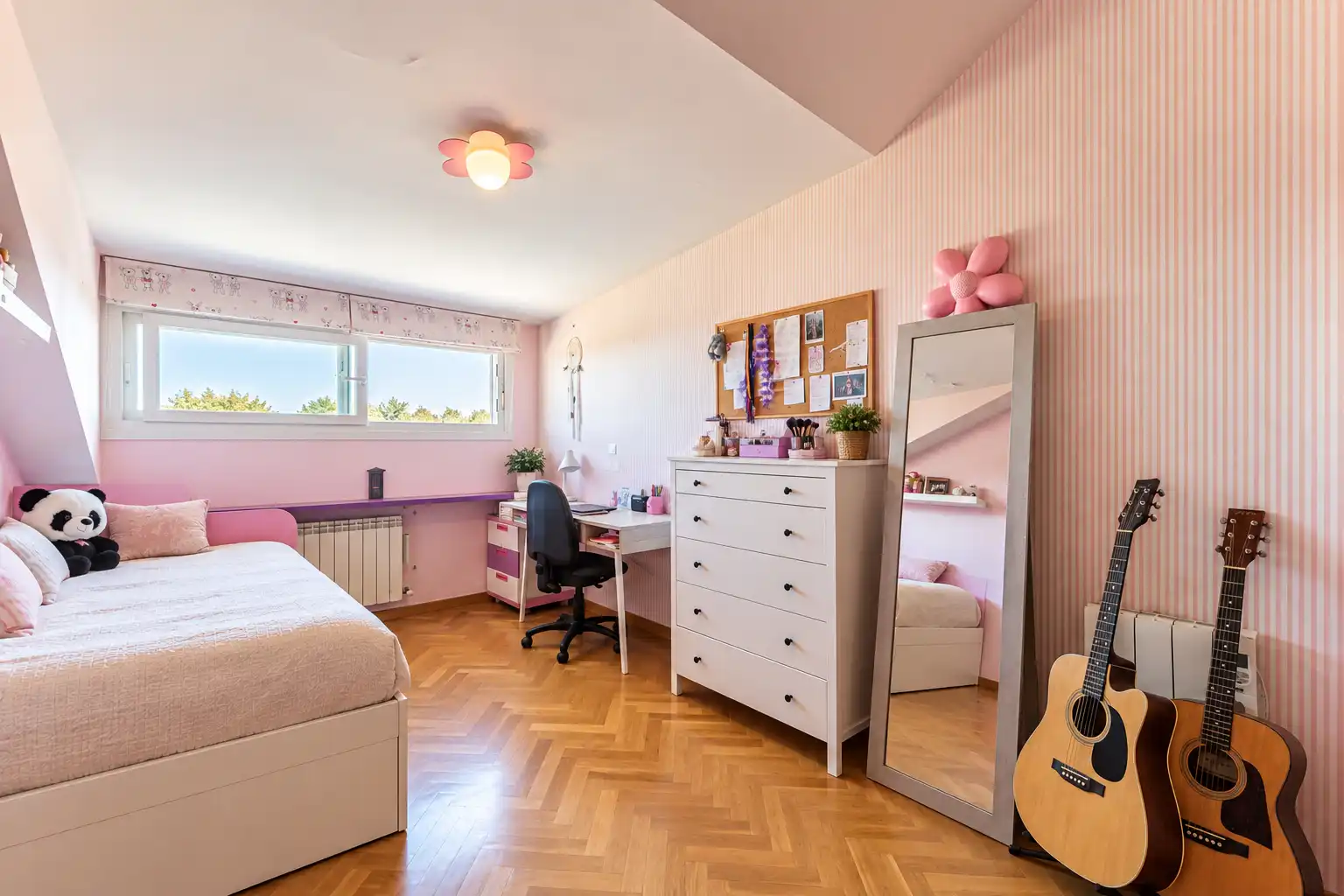 Schlafzimmer von Maisonette zum Verkauf in Torrelodones mit Klimaanlage, Heizung und Parkett