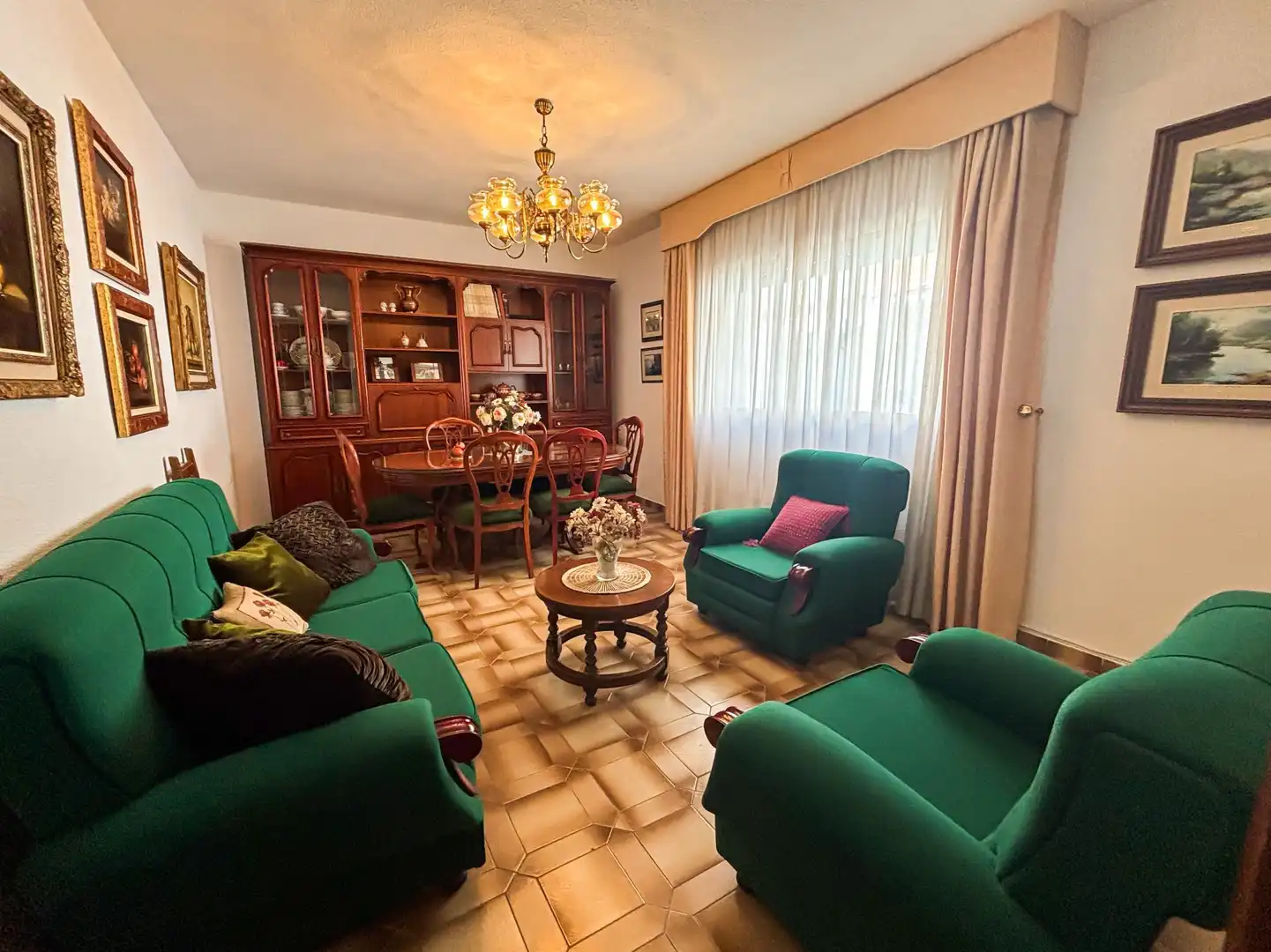 Sala d'estar de Casa adosada en venda en Albolote amb Terrassa