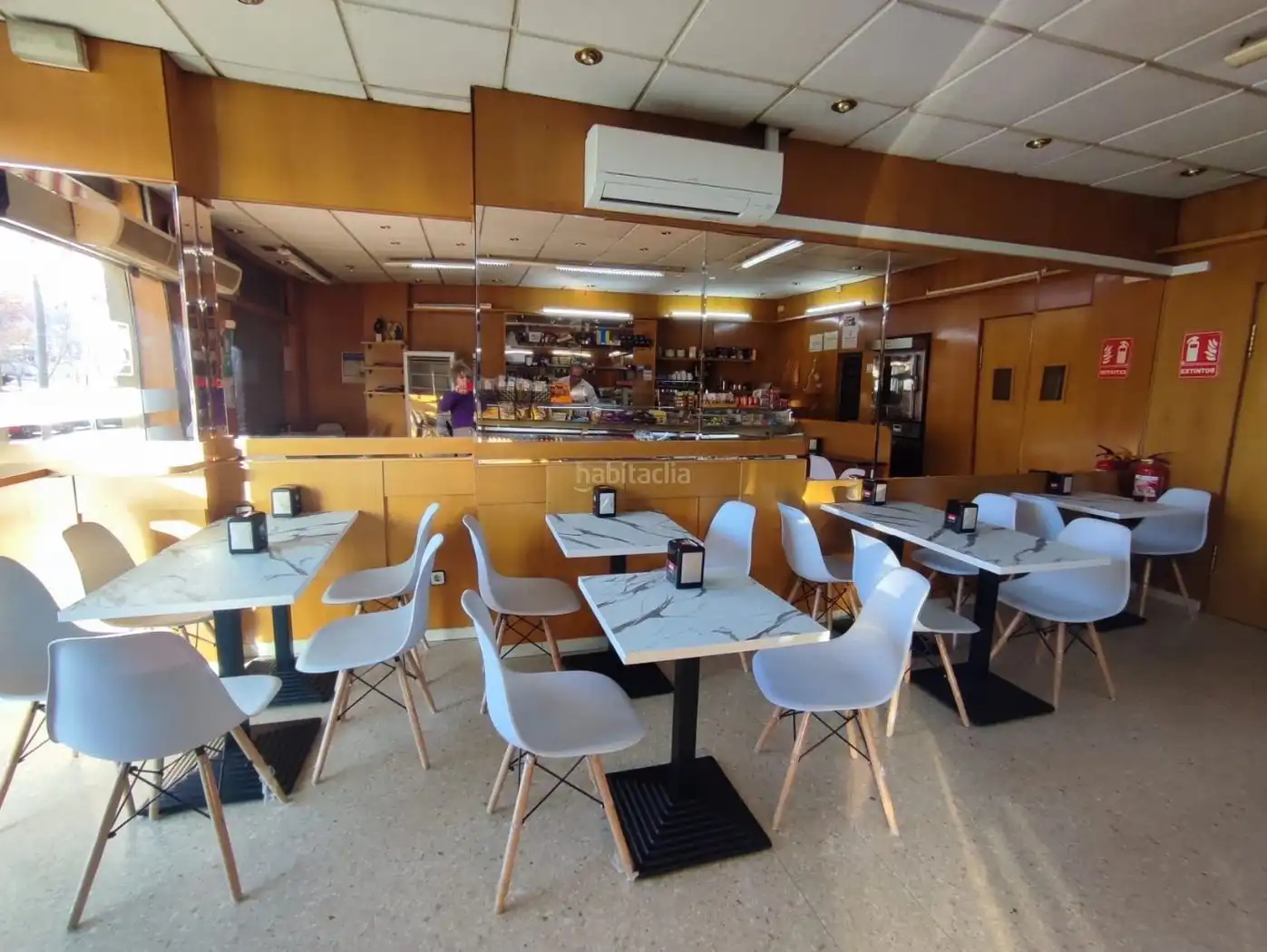 Business premises for sale in Plaça del Roc Blanc 36, imagen 2