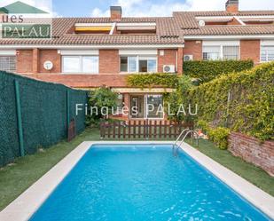 Exterior view of House or chalet to rent in Sant Feliu de Llobregat  with Air Conditioner, Heating and Private garden