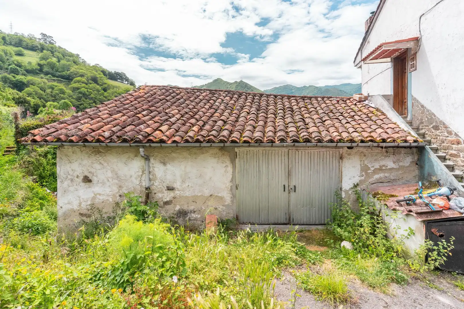 Vista exterior de Garaje en venta en Aller