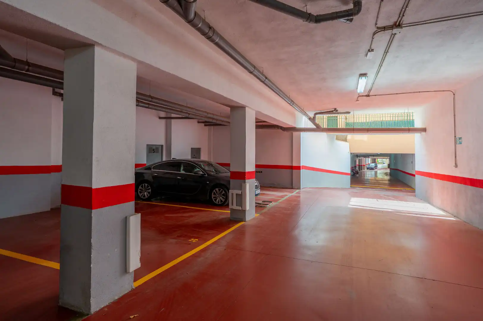 Aparcament de Apartament en venda en Marbella amb Terrassa, Traster i Piscina
