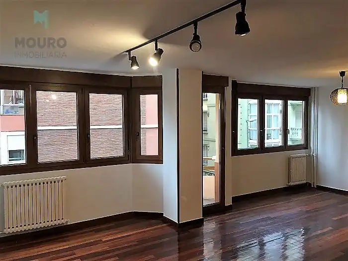 Piso con terraza en venta en Travesía Valderrama, imagen 3