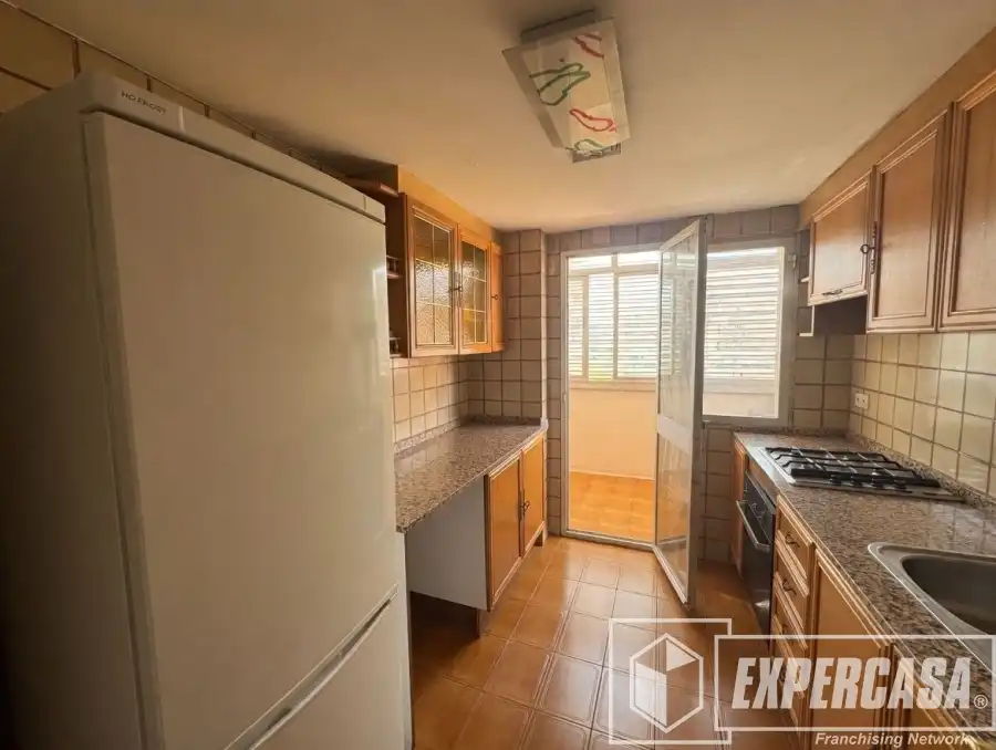 Cuina de Pis en venda en Paterna amb Aire condicionat, Traster i Moblat