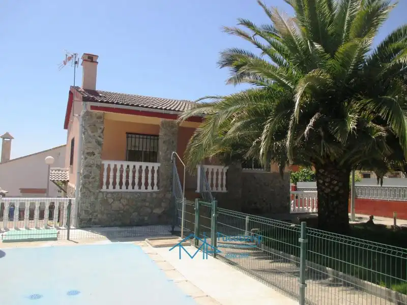 House with pool for sale in El Tiemblo, imagen 3