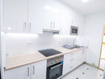 Flat with balcony to rent in Calle HUERTO CAPUCHINOS