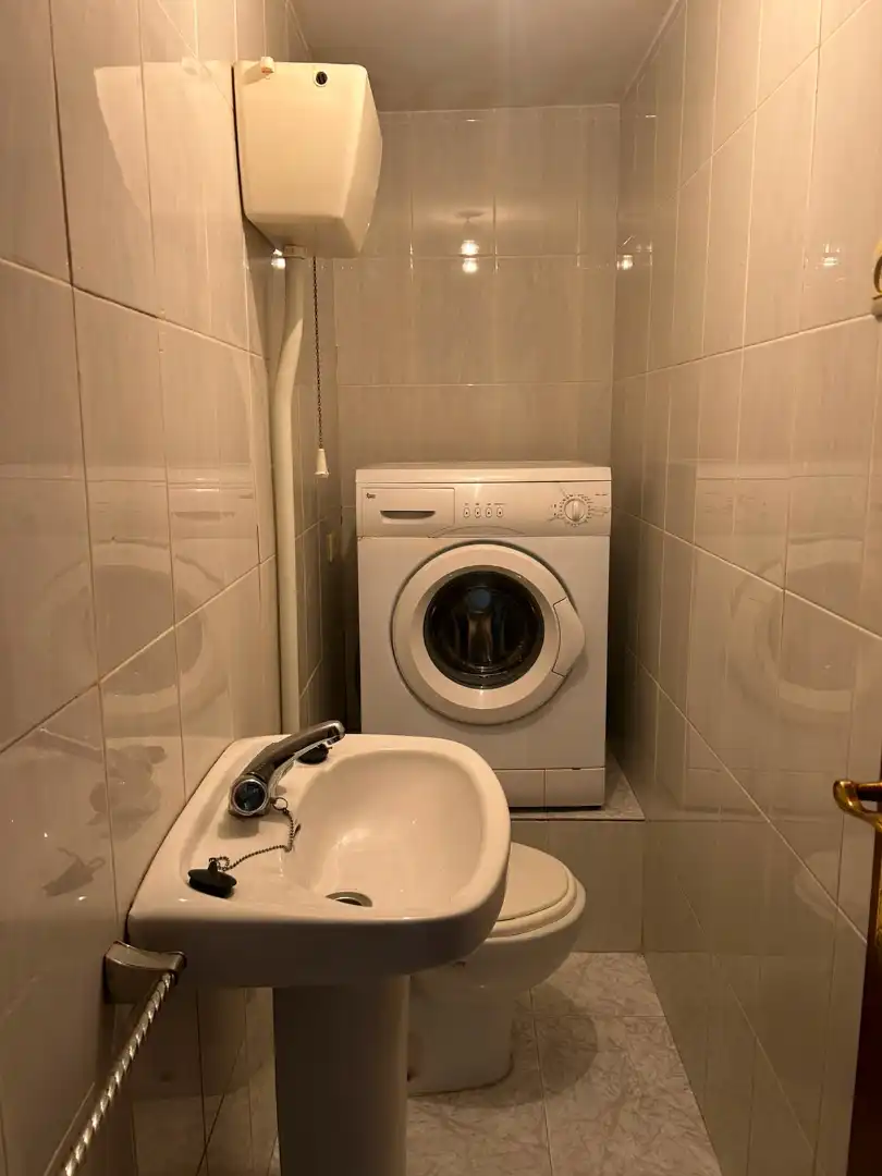 Baño de Piso de alquiler en Santiago de Compostela  con Amueblado