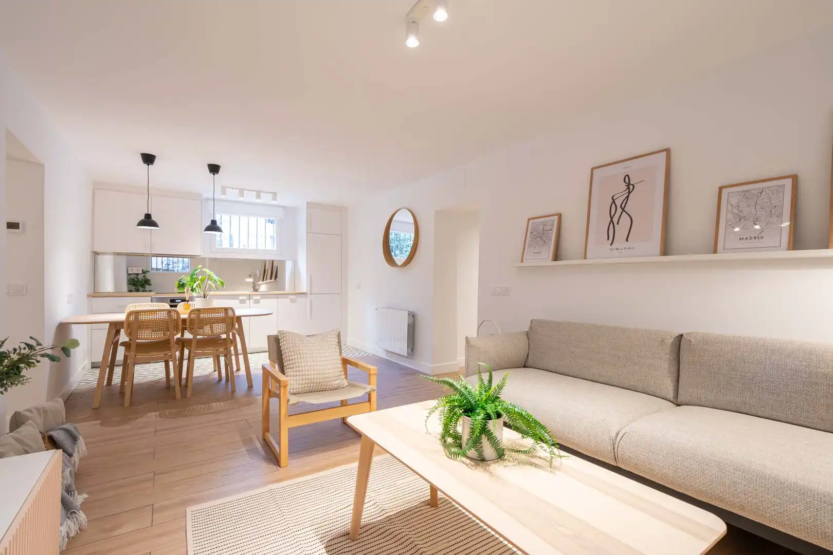 Living room of Flat for rent in Madrid  with Heating, Furnished and Oven