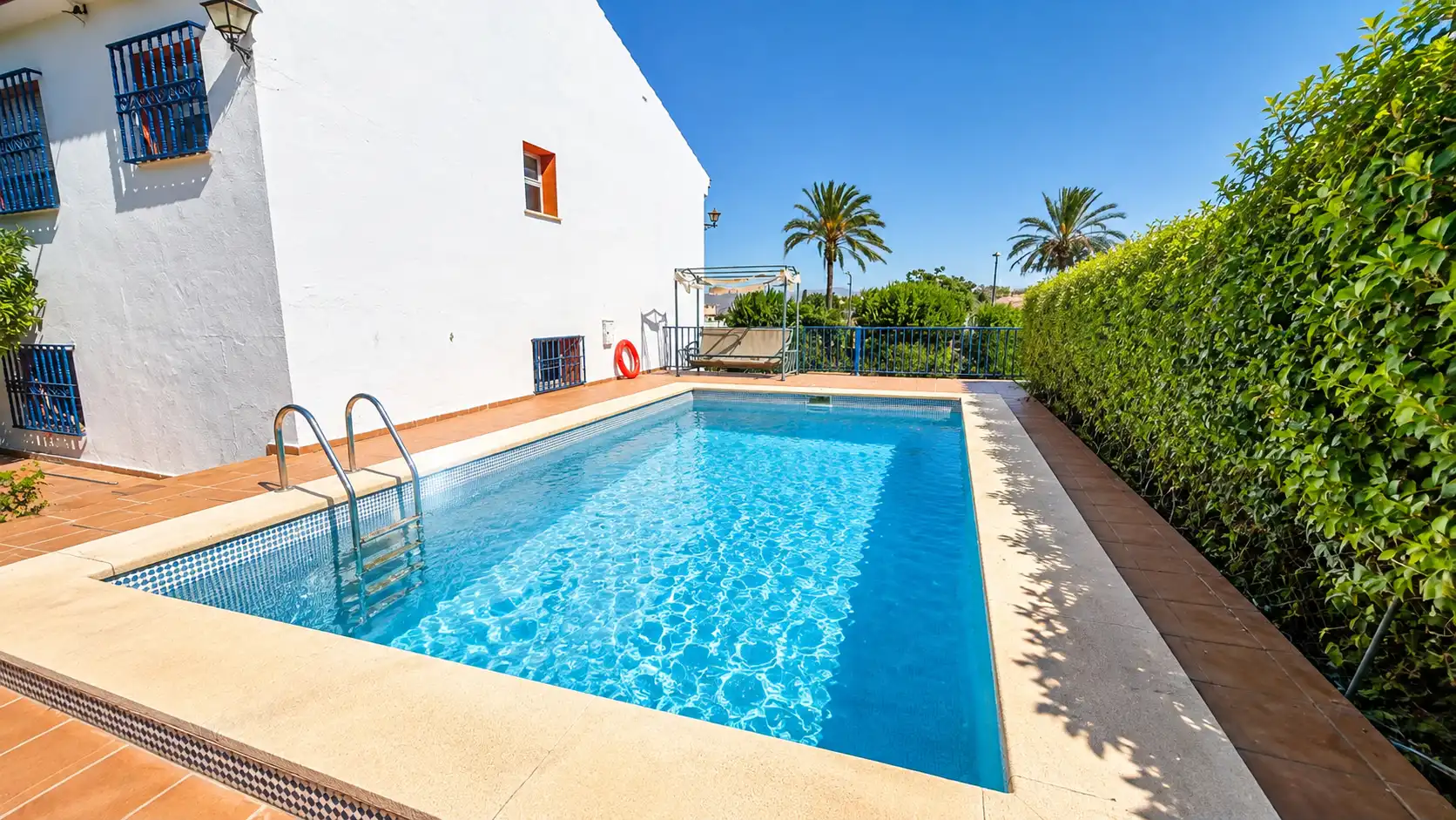 Piscina de Casa o xalet en venda en Alhaurín de la Torre amb Aire condicionat, Calefacció i Jardí privat