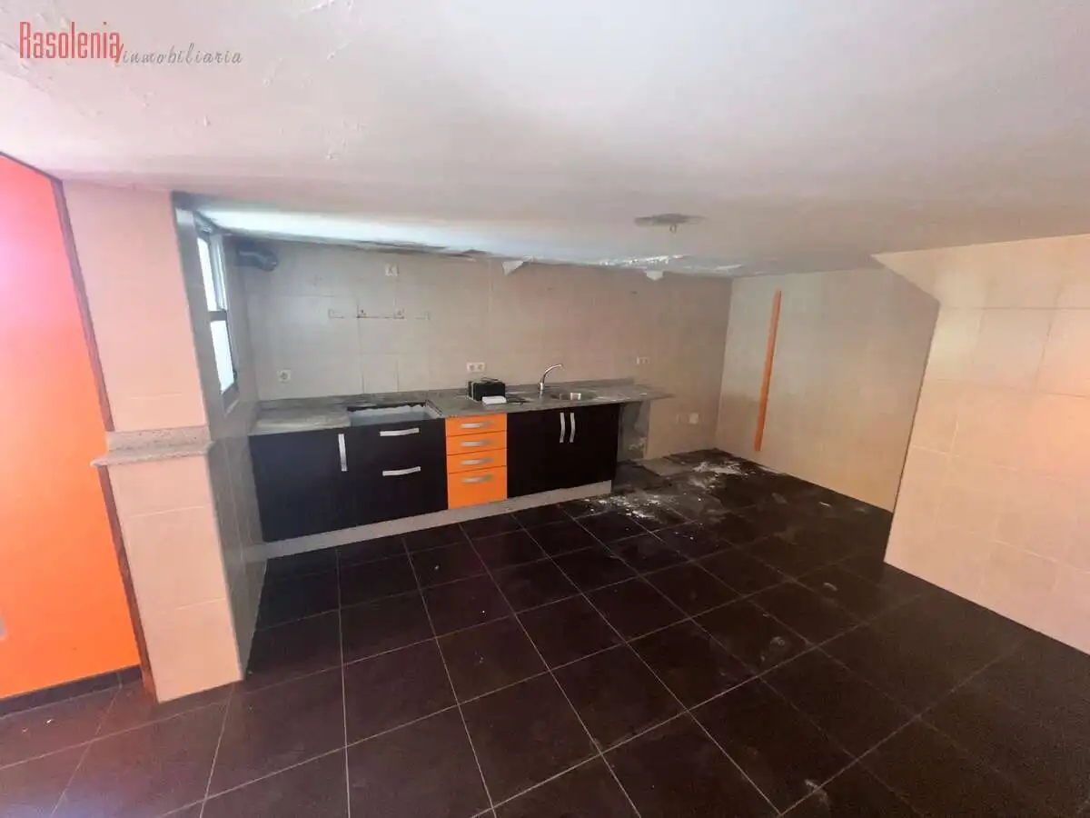 Küche von Wohnung zum Verkauf in Coristanco mit Terrasse und Abstellraum